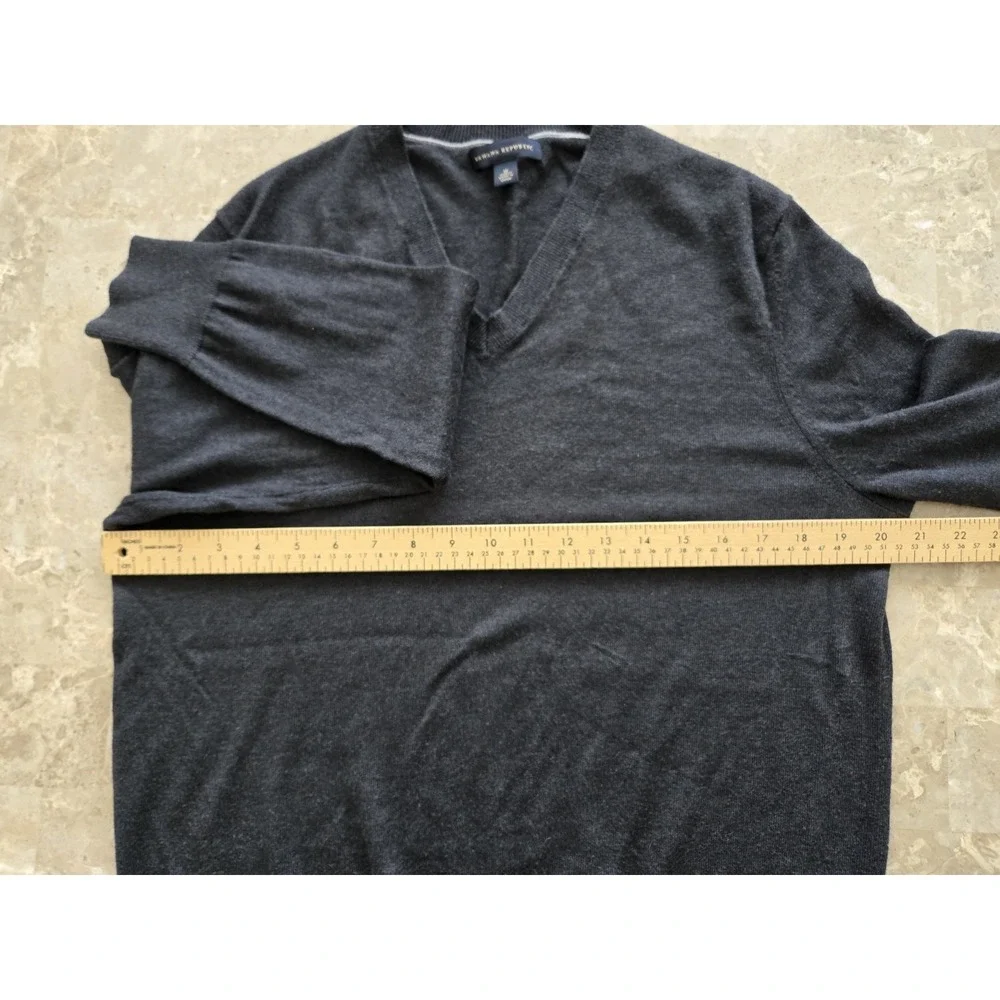Banana Republic Luxurious Silk Cashmere Blend V-Neck Sweater Men Size M Black‎